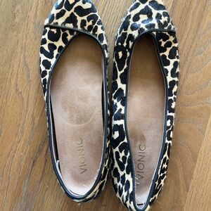 Vionic Caballo Leopard Print Ballet Flats Shoes SZ 9